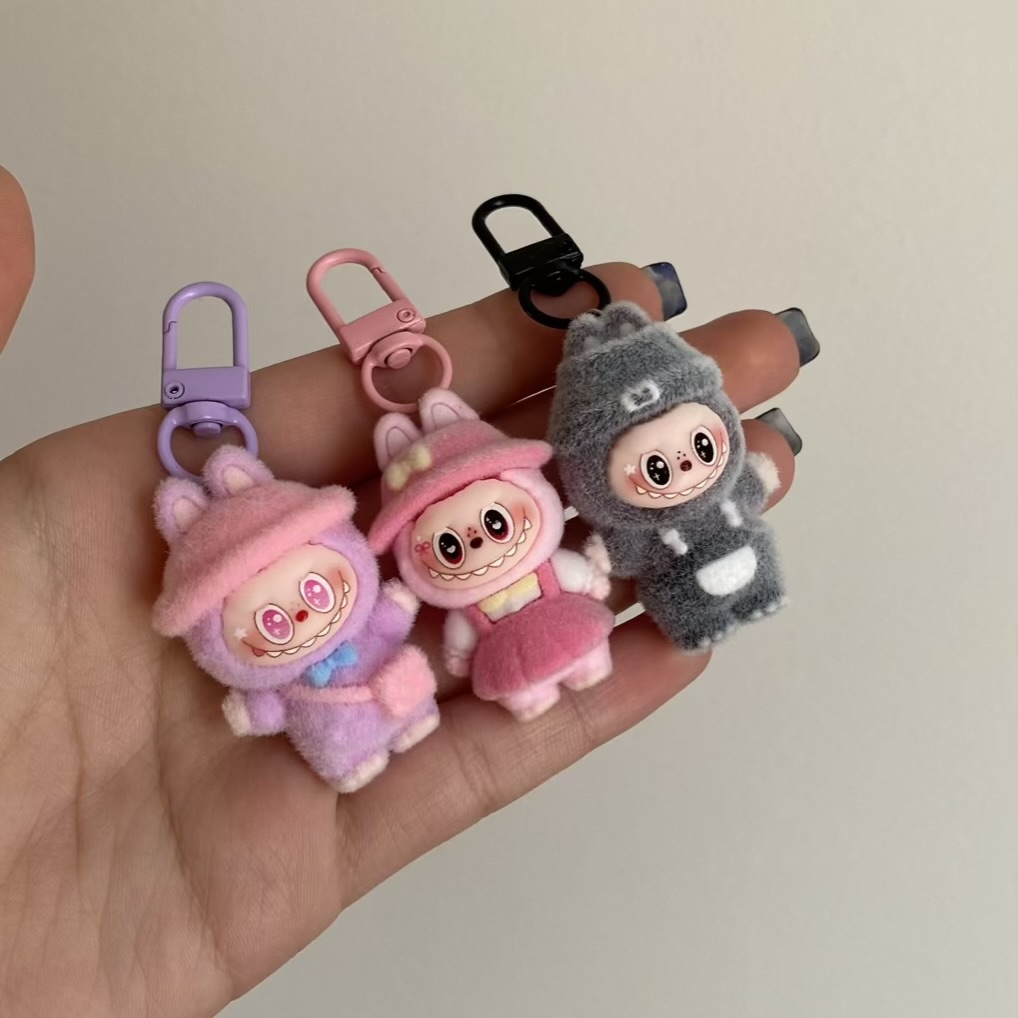 آویز لبوبو کلاهی