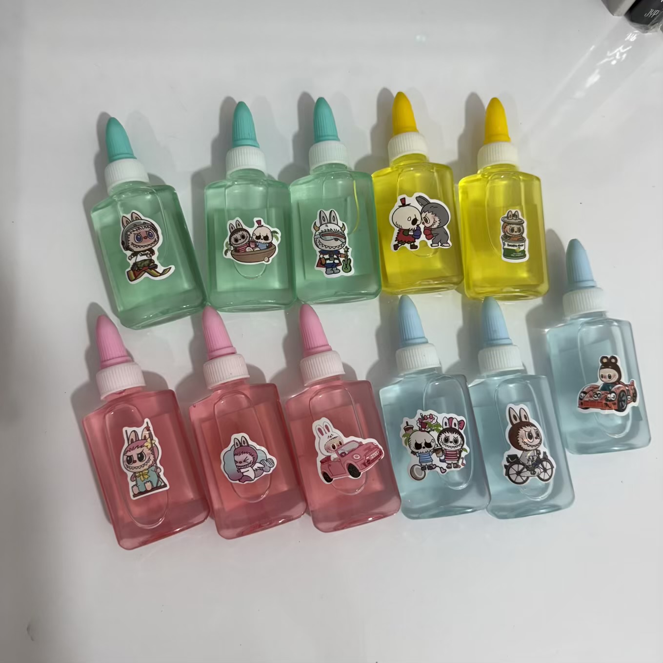 چسب مایع رنگی